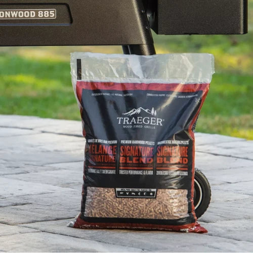 Drevené pelety TRAEGER, zmes Signature FSC, 630 kg ( 70 vriec × 9 kg )